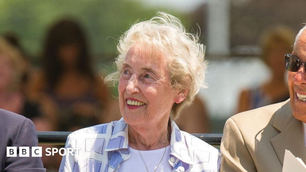 Angela Mortimer Barrett at a tennis Hall of Fame event in 2014