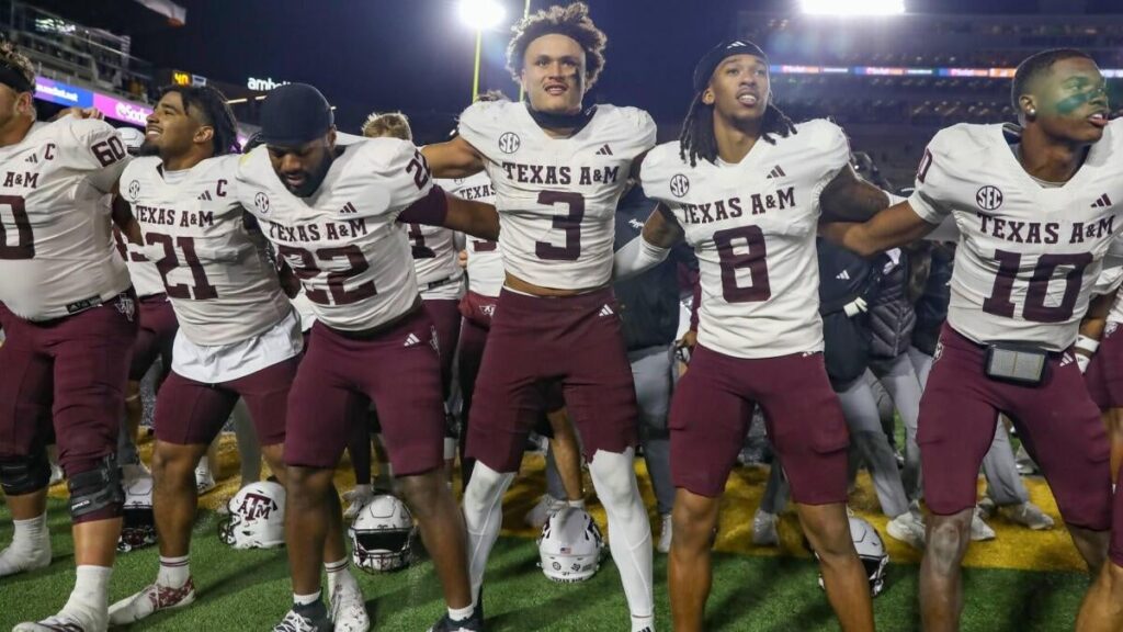 College football winners, losers in Week 11: Texas A&M is different in 2025 (really), Big Ten leaders survive