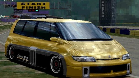 On the left, the Renault Espace F1 in Gran Turismo 7. And on the right, how it looked in Gran Turismo 2 over 25 years ago.