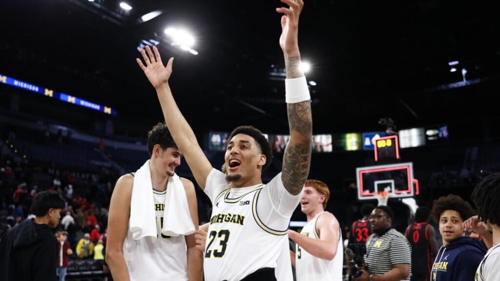 College basketball picks, schedule: Predictions for Auburn vs. Michigan, all Players Era games Tuesday