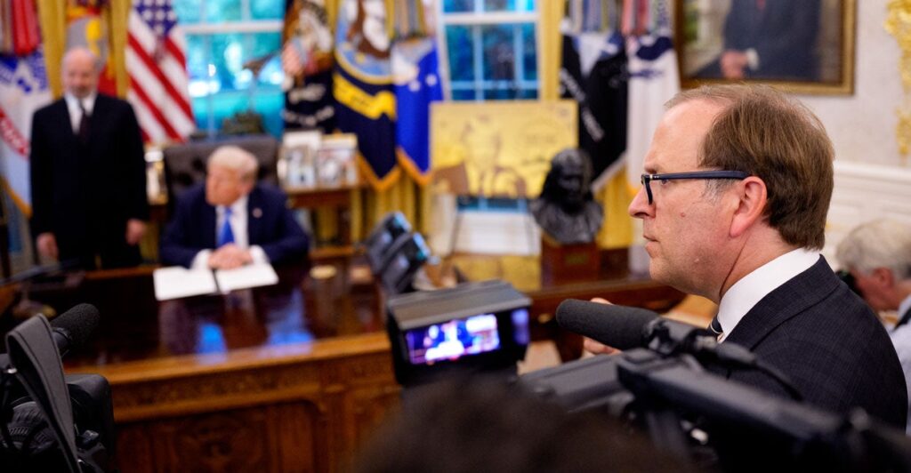 Private: What Jonathan Karl’s Behind-the-Scenes Reporting Reveals About Trump What Jonathan Karl’s Behind-the-Scenes Reporting Reveals About Trump