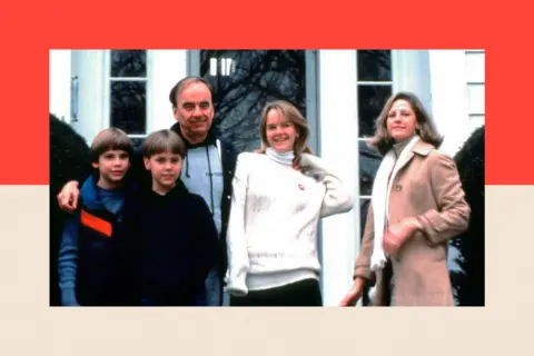 Getty Images Rupert Murdoch poses with his wife Anna Murdoch and their children Lachlan Murdoch, James Murdoch and Elisabeth Murdoch at their home