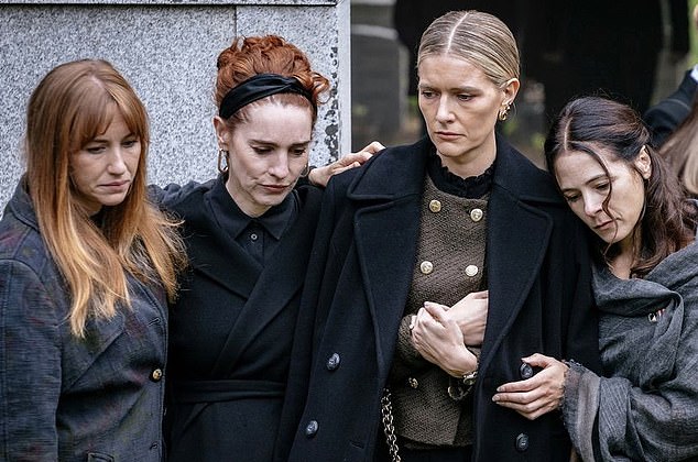 Crime drama The Lowdown stars Ethan Hawke as oddball Lee Raybon, a self-described 'truthstorian'