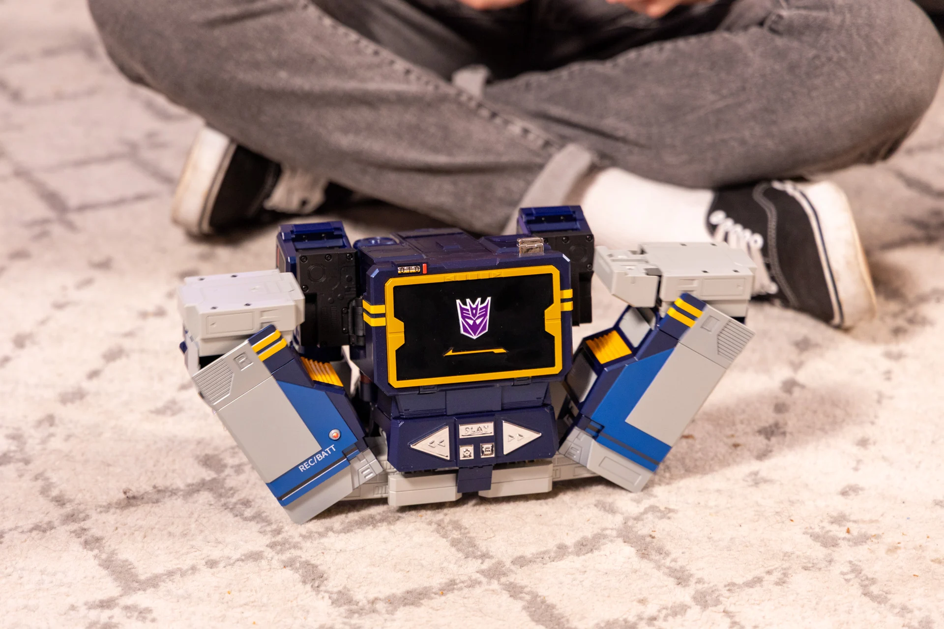 Robosen Soundwave Cassette Speaker Review 7