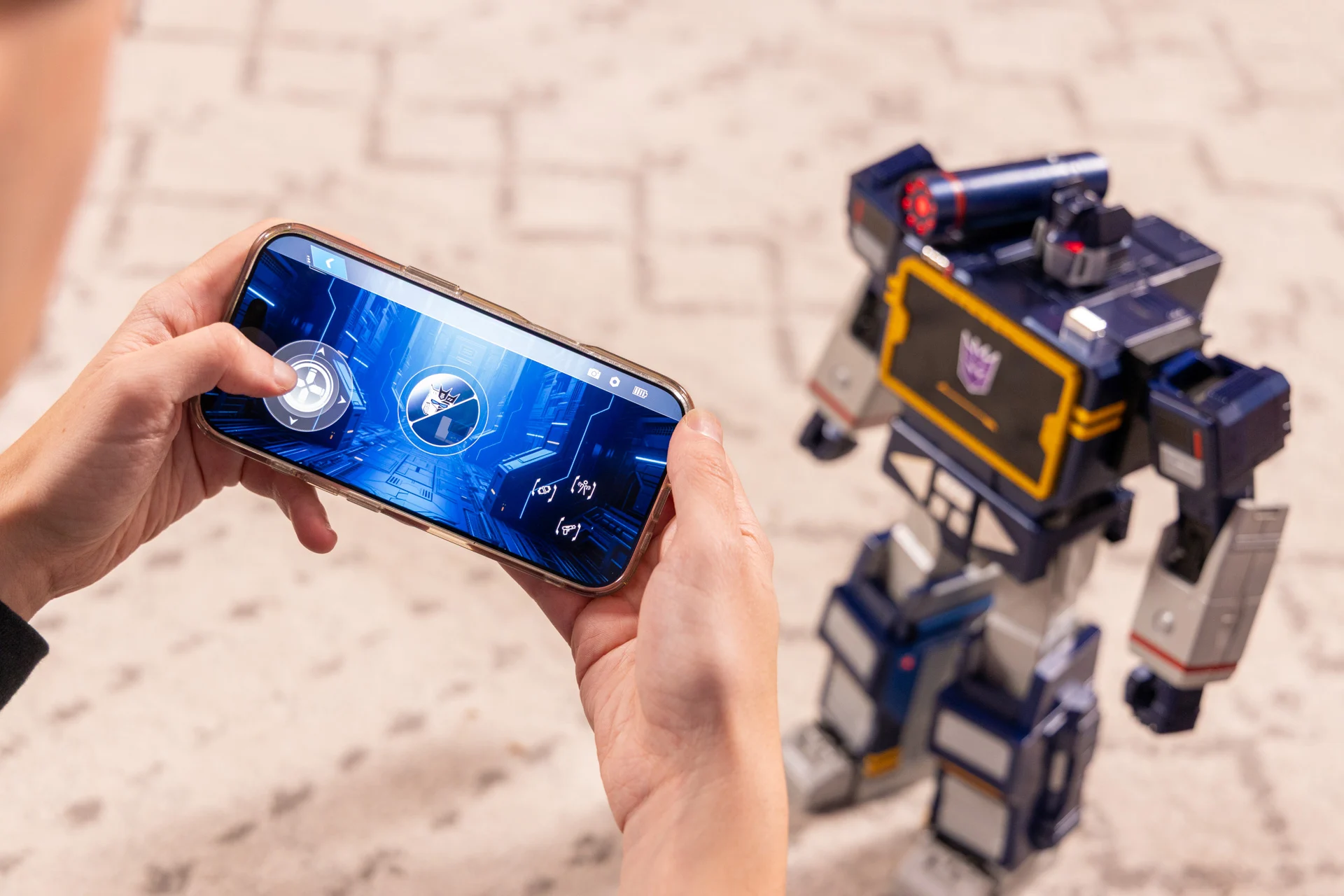 Robosen Soundwave Cassette Speaker Review 14