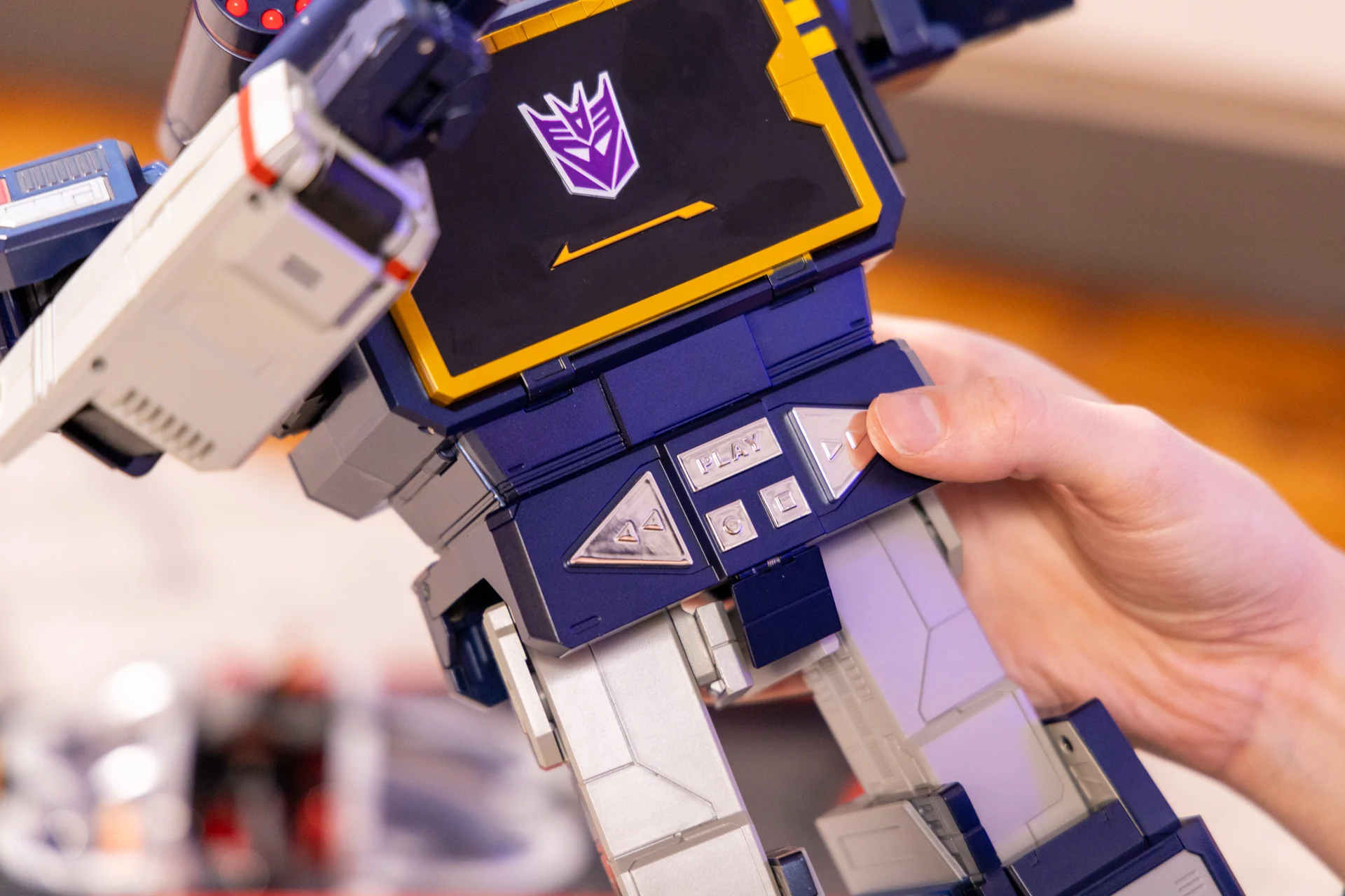 Robosen Soundwave Cassette Speaker Review 6