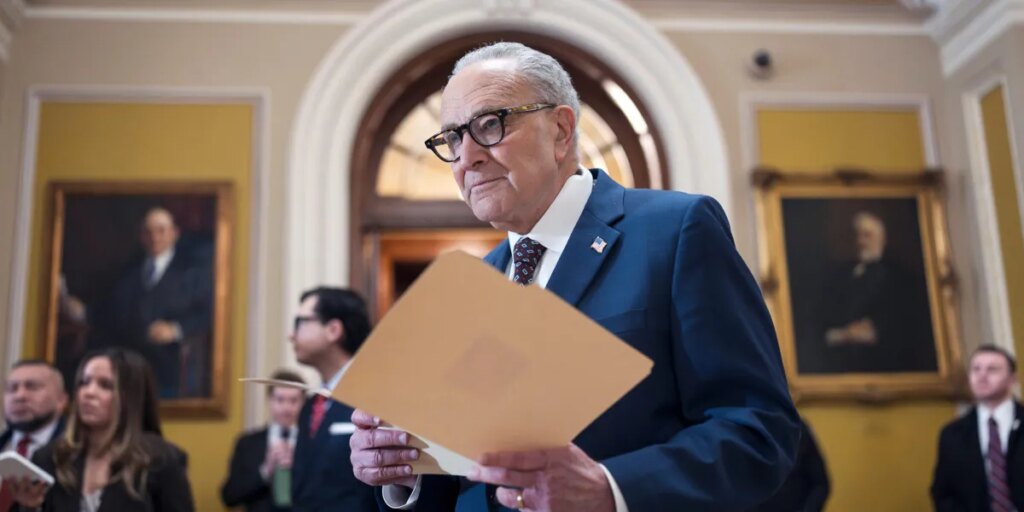 Federal government heads for weekend shutdown after Trump makes rare deal with Senate Democrats over DHS funding