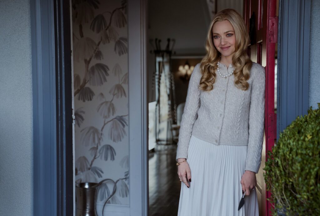 Amanda Seyfried as Nina Winchester in