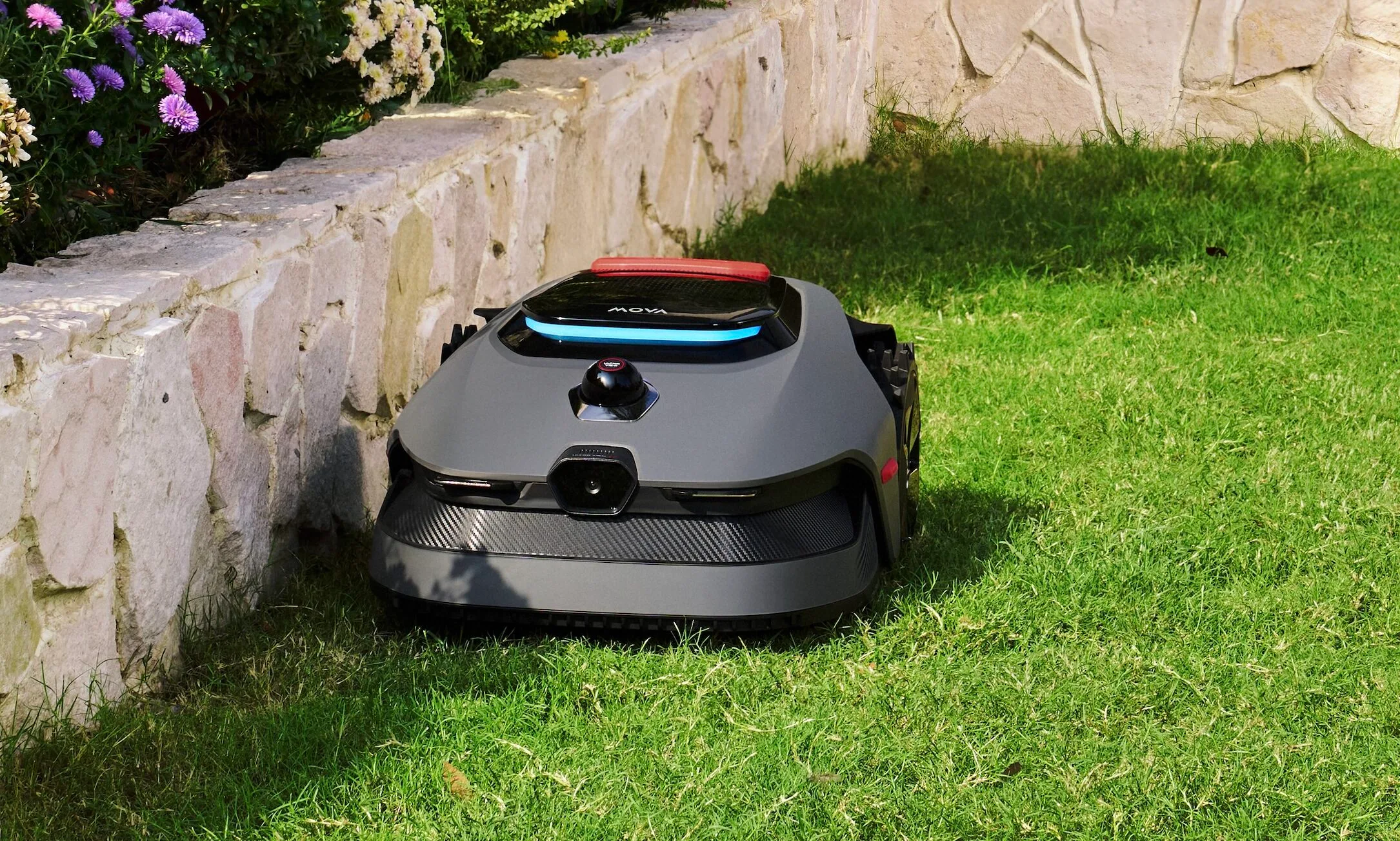 LiDAX Ultra lawn mower by Mova. 