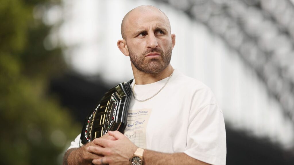 'Bulldoze these guys': Alexander Volkanovksi's vow on 2996-day Sydney homecoming