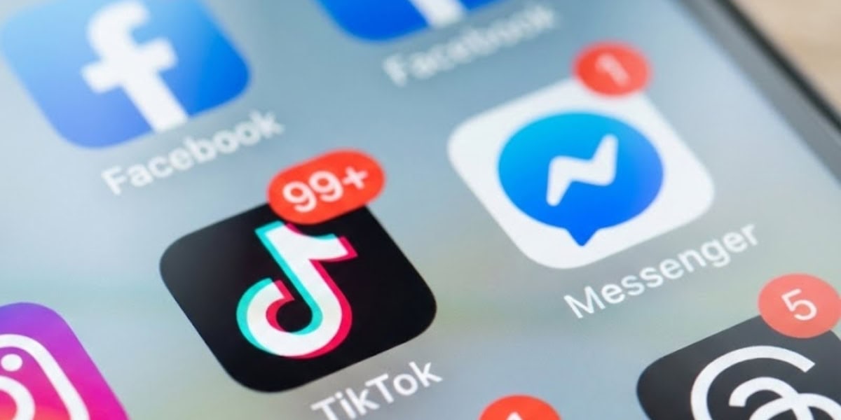 Large Scale Research Shows Social Media Does Not Cause Teen Harm 