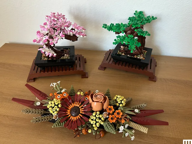 Lego Sets to create bouquets and small plants like cherry blossom and bonzai